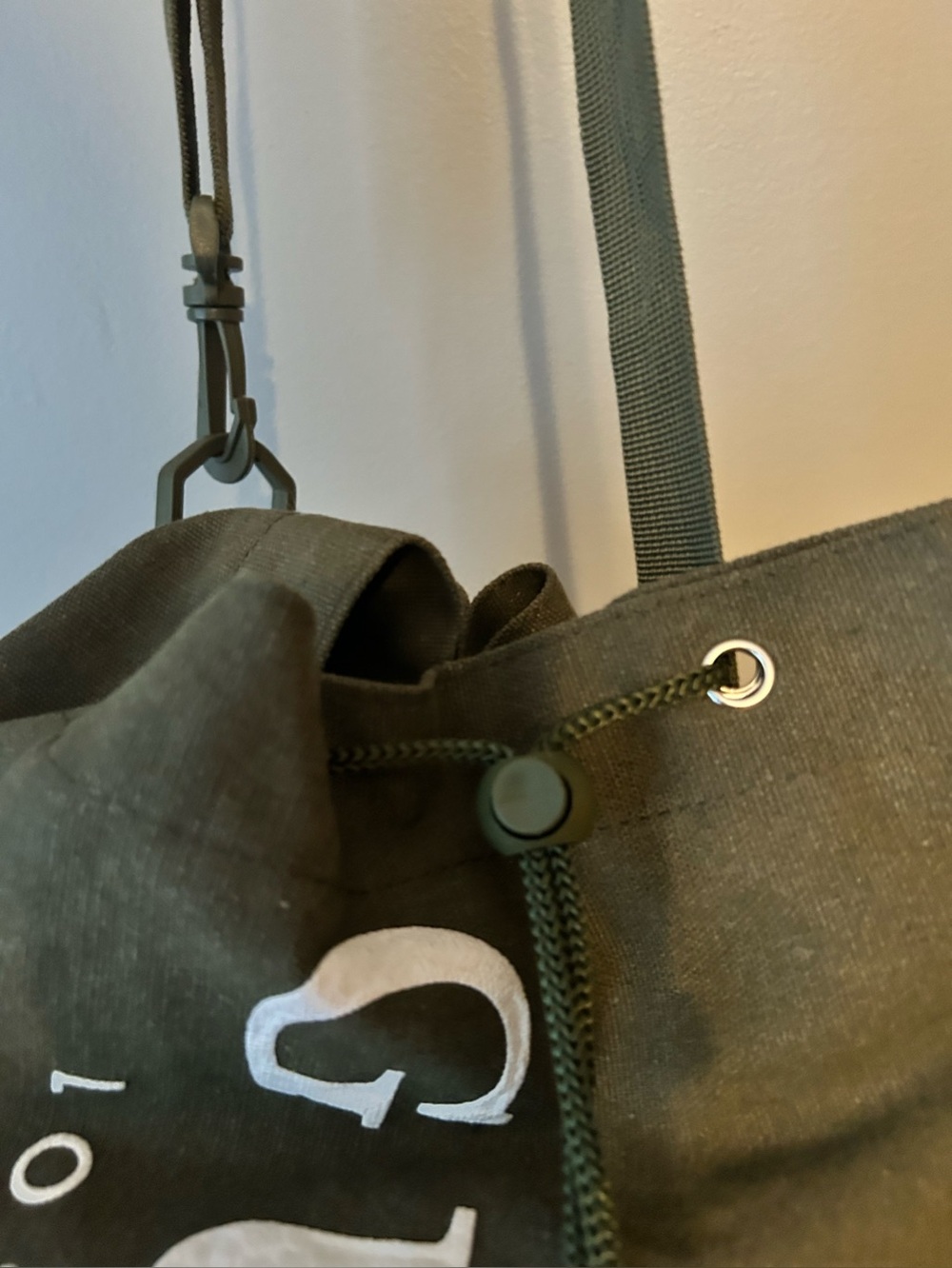 Vintage 90s/y2k Guess duffle bag - Picture 11 of 16